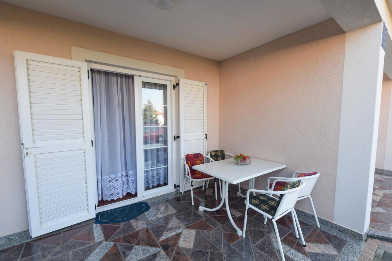 Apartments & Room Matic Malinska Exterior photo
